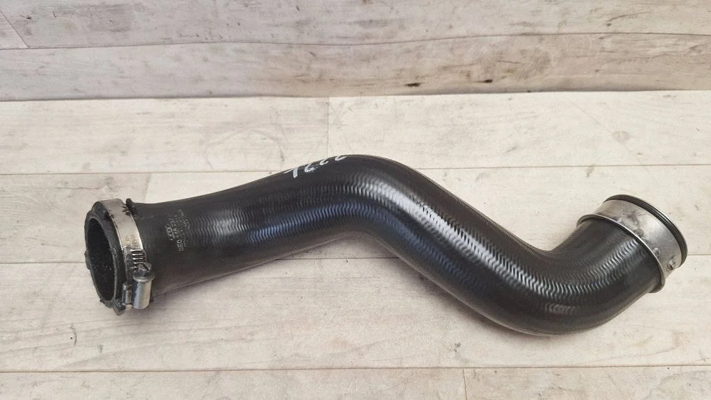 Intercooler hose/pipe 8E0145737F