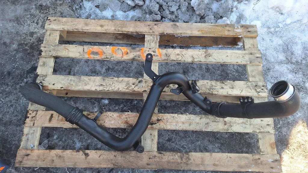 Intercooler hose/pipe 1K0145762