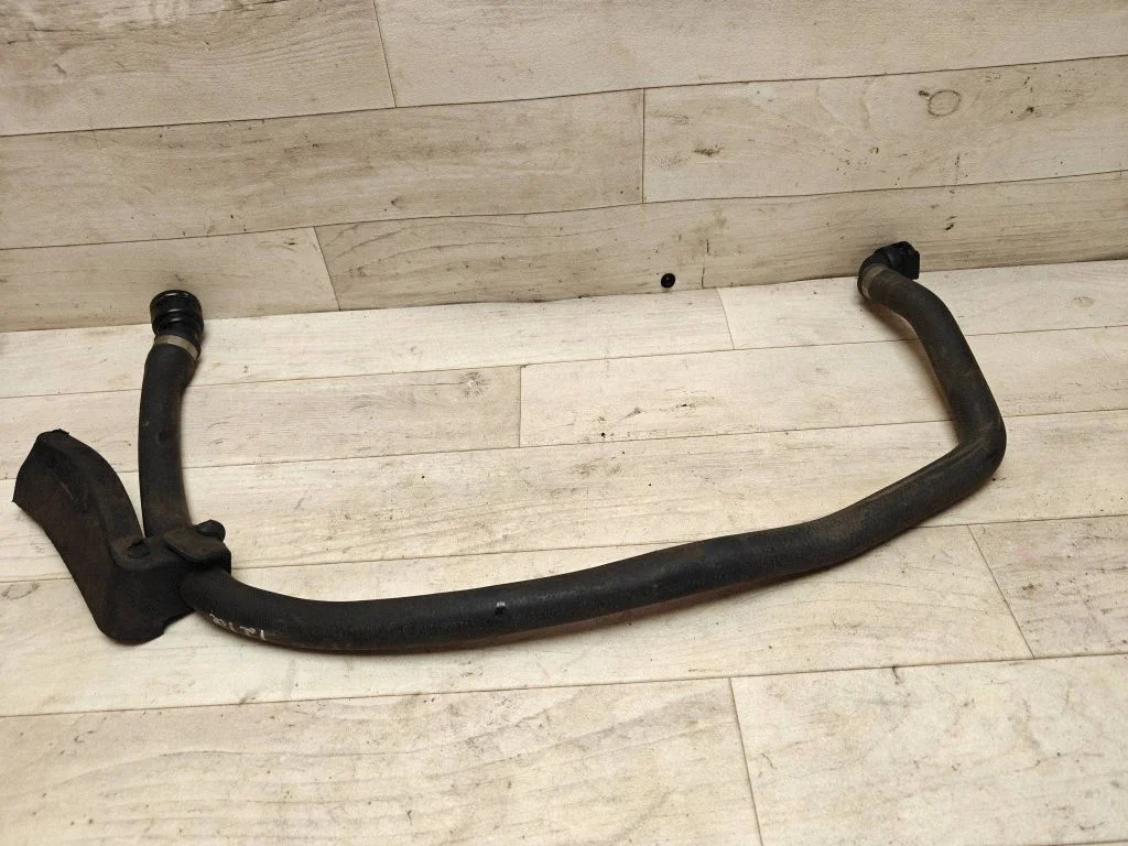 Vahejahuti voolik (-ud)/ toru (-d) – BMW X3 E83 (2003-2010)