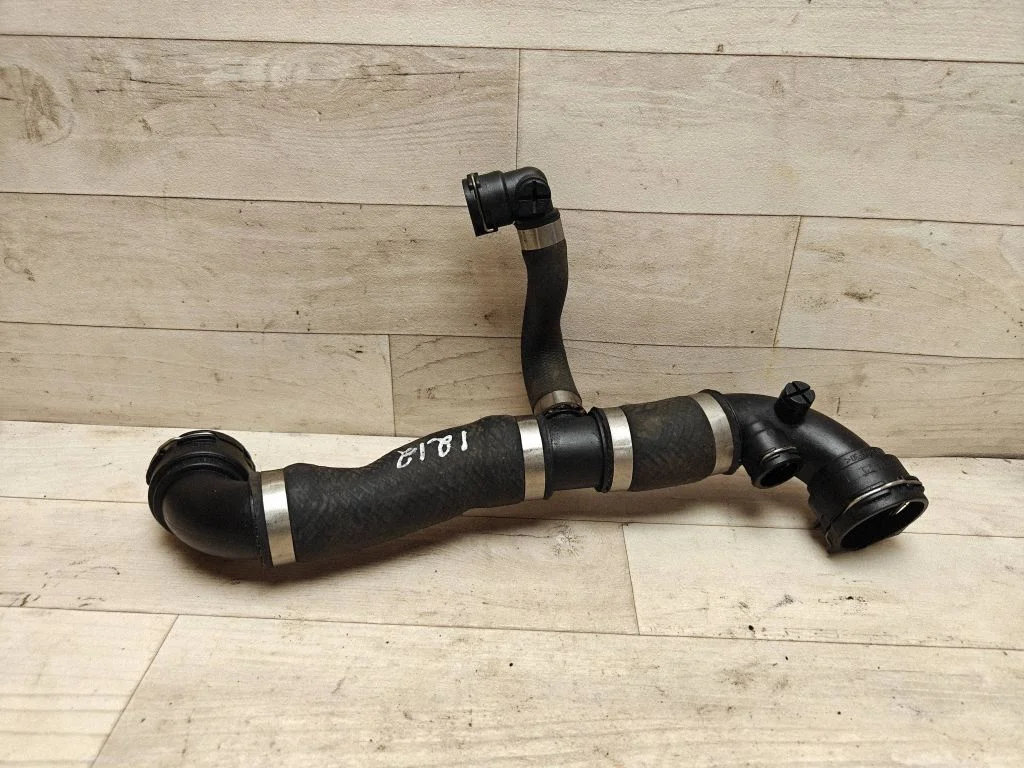 Vahejahuti voolik (-ud)/ toru (-d) – BMW X3 E83 (2003-2010)