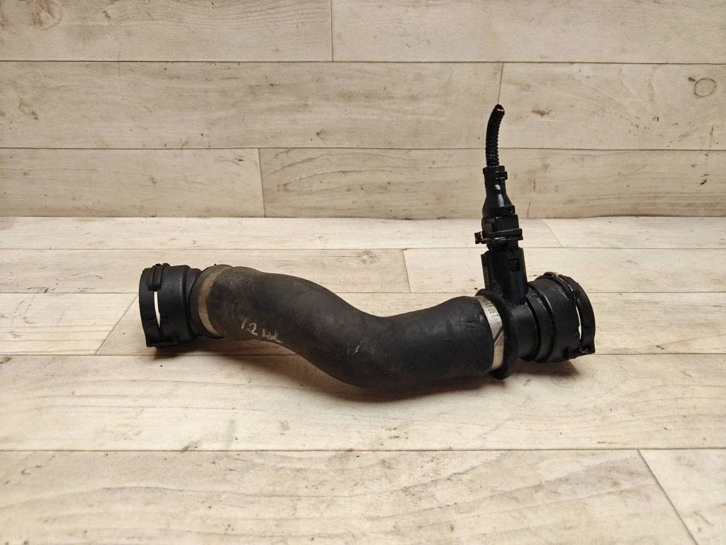 Vahejahuti voolik (-ud)/ toru (-d) – BMW X3 E83 (2003-2010)