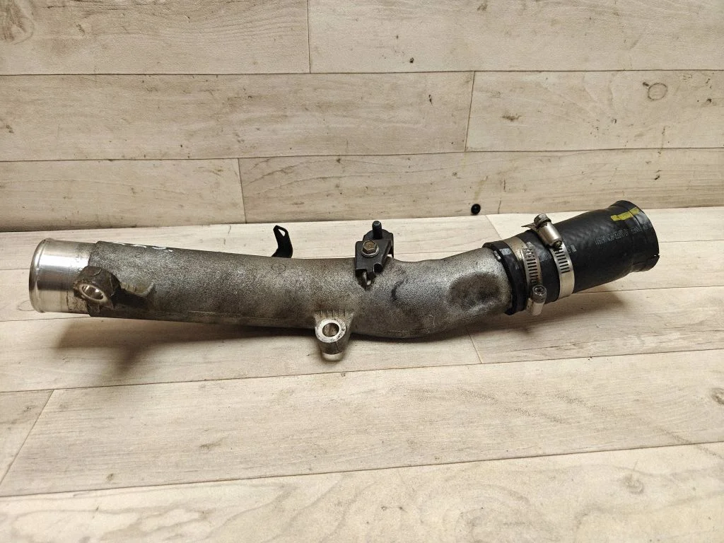 Intercooler hose/pipe