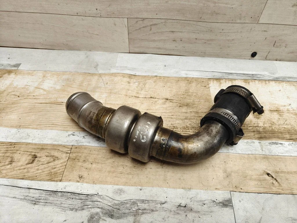 Intercooler hose/pipe