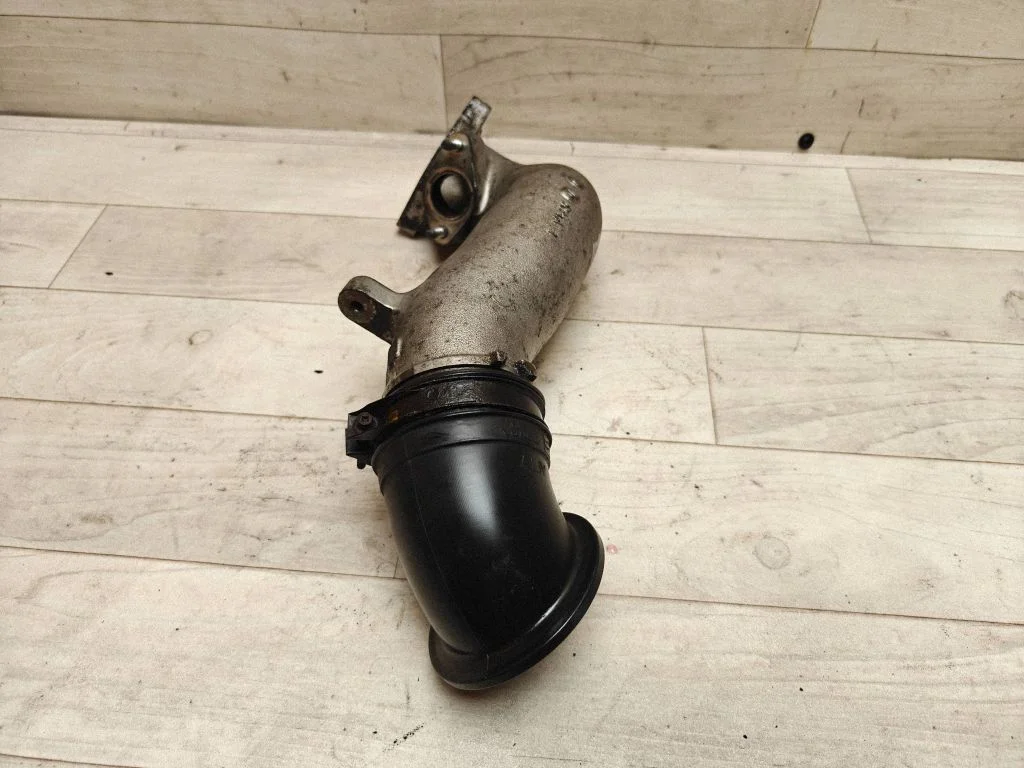 Intercooler hose/pipe