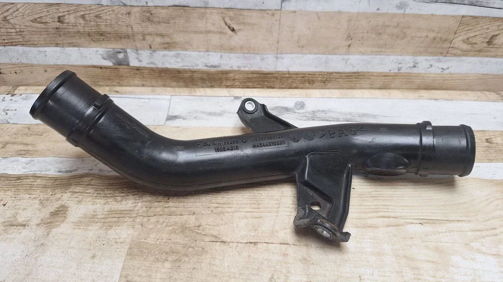 Intercooler hose/pipe MN135255
