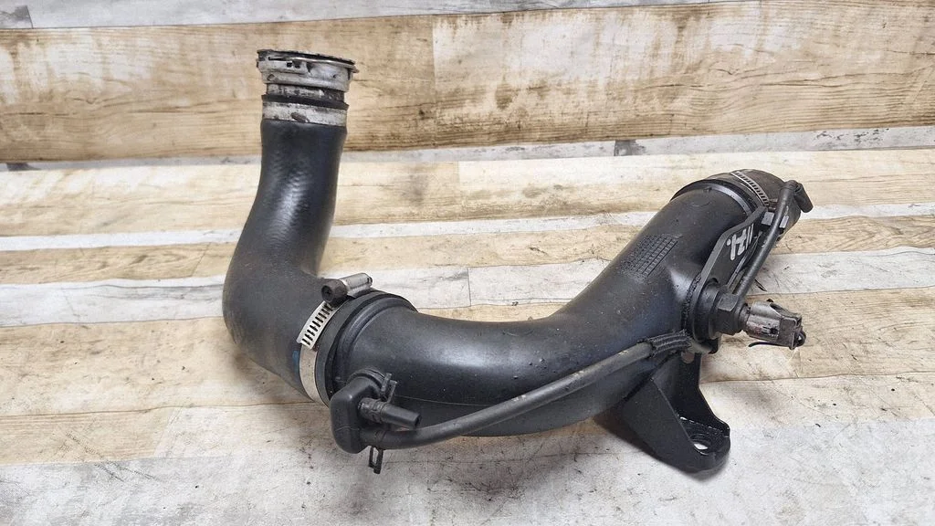 Intercooler hose/pipe 173620R011