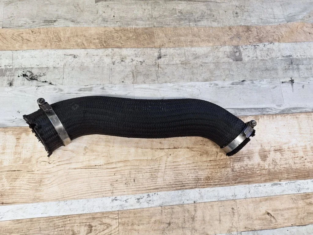 Intercooler hose/pipe