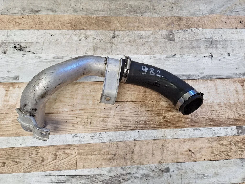 Intercooler hose/pipe