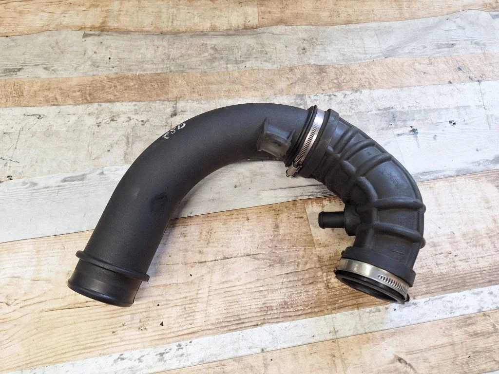Intercooler hose/pipe