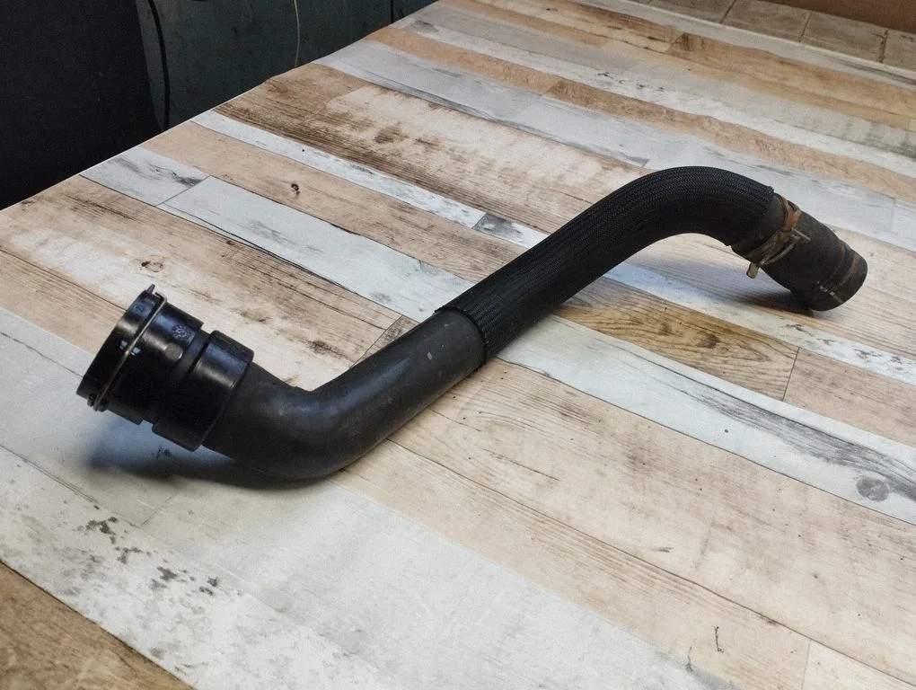 Intercooler hose/pipe