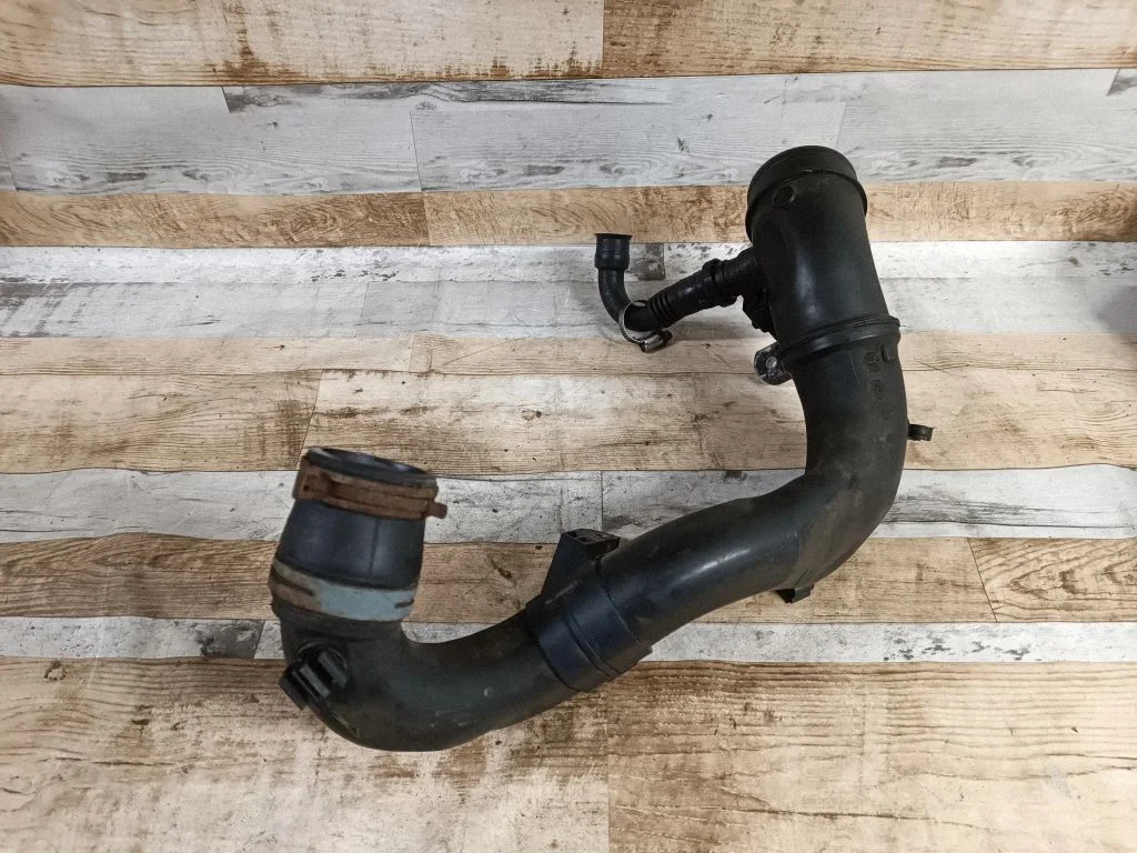 Intercooler hose/pipe