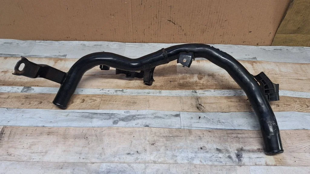 Vahejahuti voolik (-ud)/ toru (-d) – Toyota Auris 150 (2006-2012)