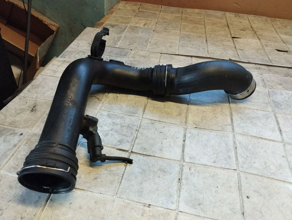 Intercooler hose/pipe 1K0145770D