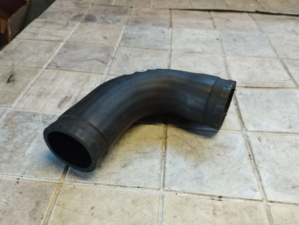 Intercooler hose/pipe