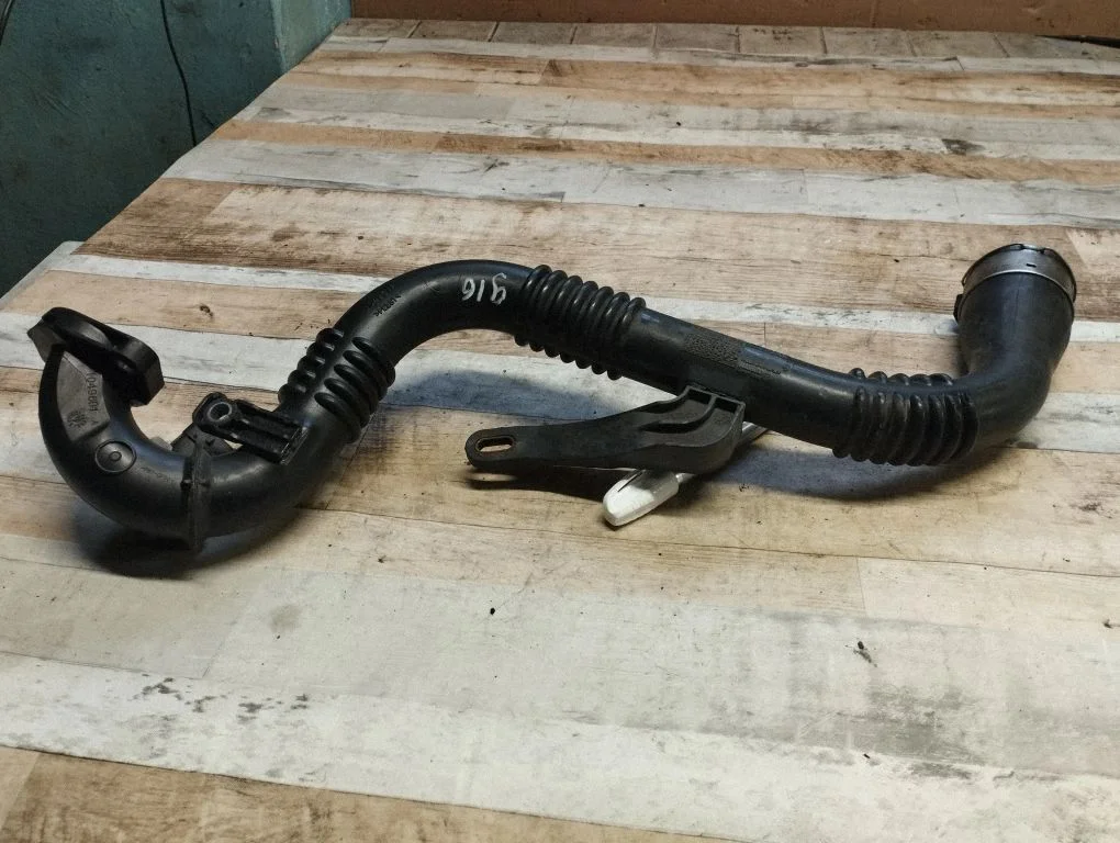 Intercooler hose/pipe 104951A