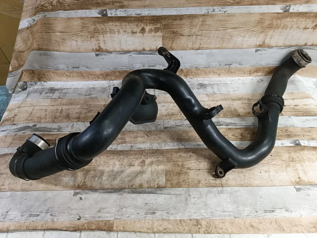 Intercooler hose/pipe 1K0145770B
