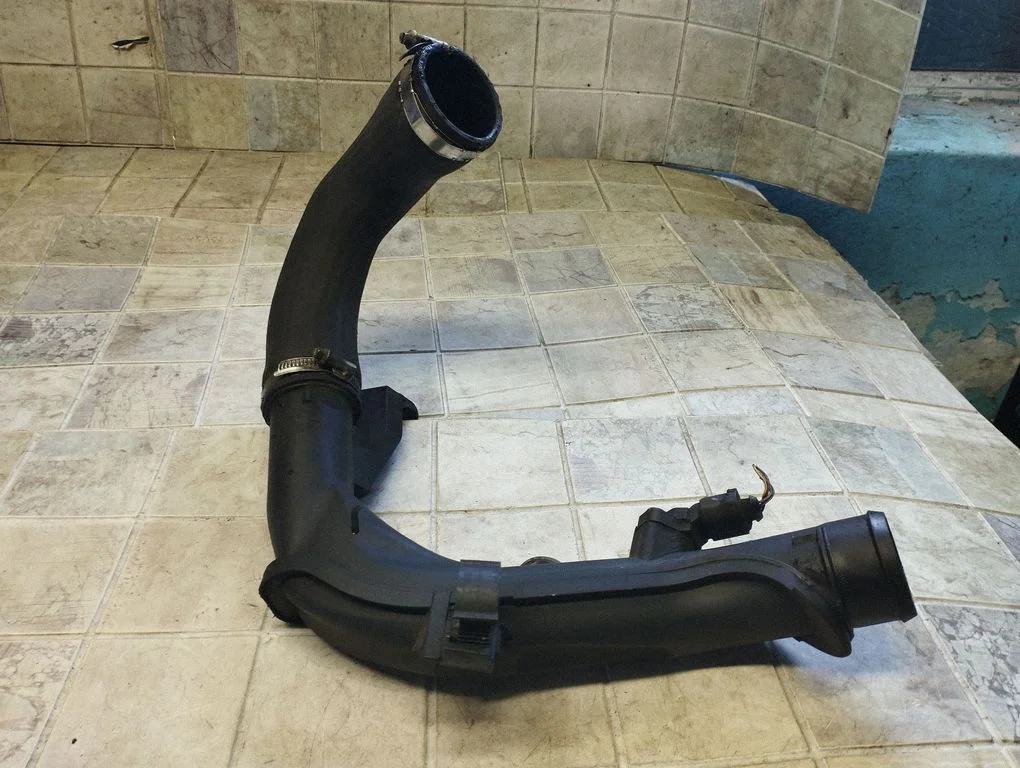 Intercooler hose/pipe 5N0145770A