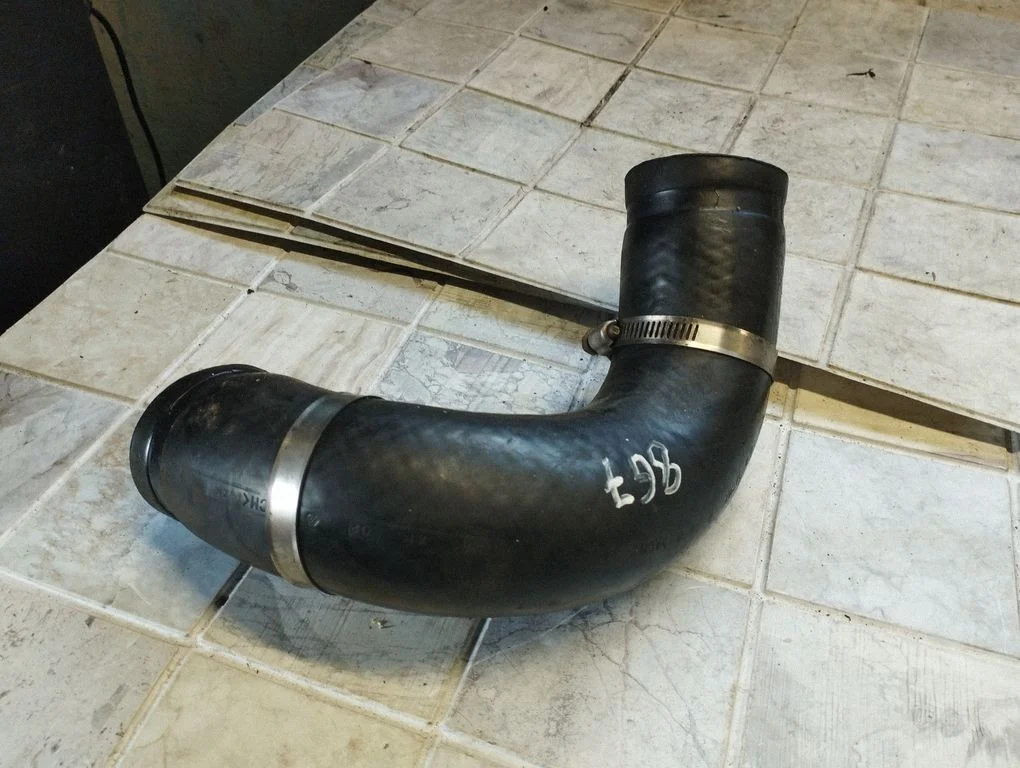 Vahejahuti voolik (-ud)/ toru (-d) – Toyota RAV 4 (XA20) (2000-2005)