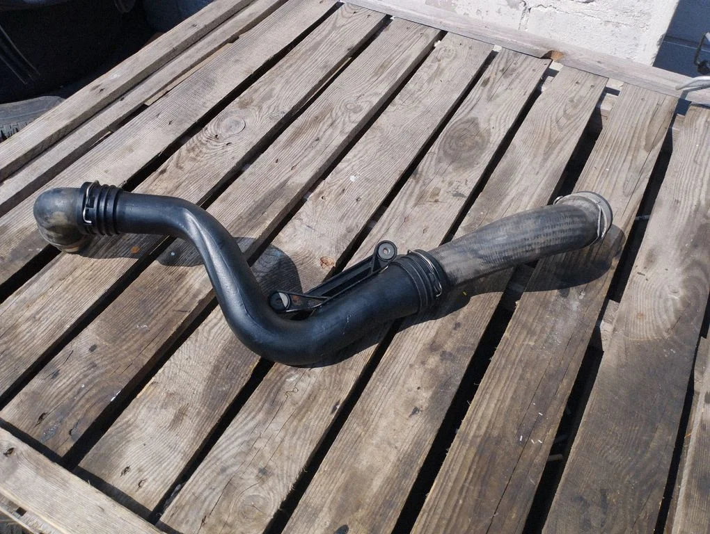 Intercooler hose/pipe 1K0145762P