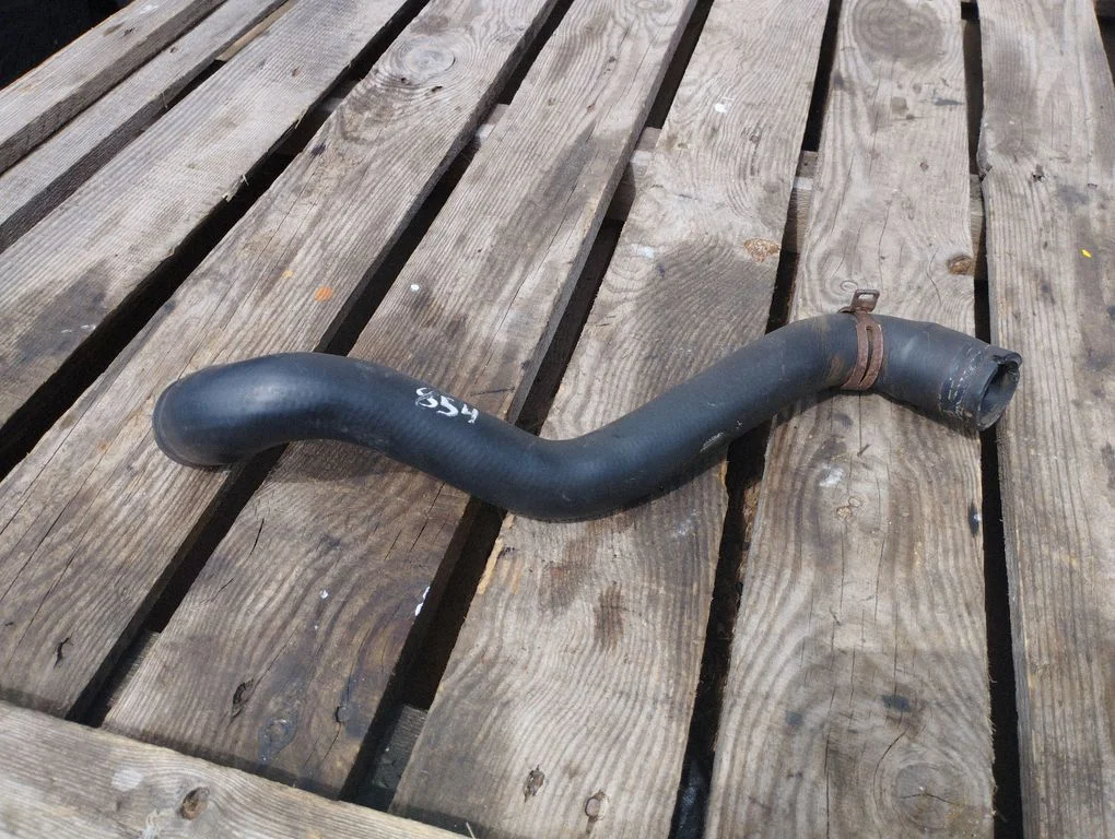 Intercooler hose/pipe 3M5H8260CH
