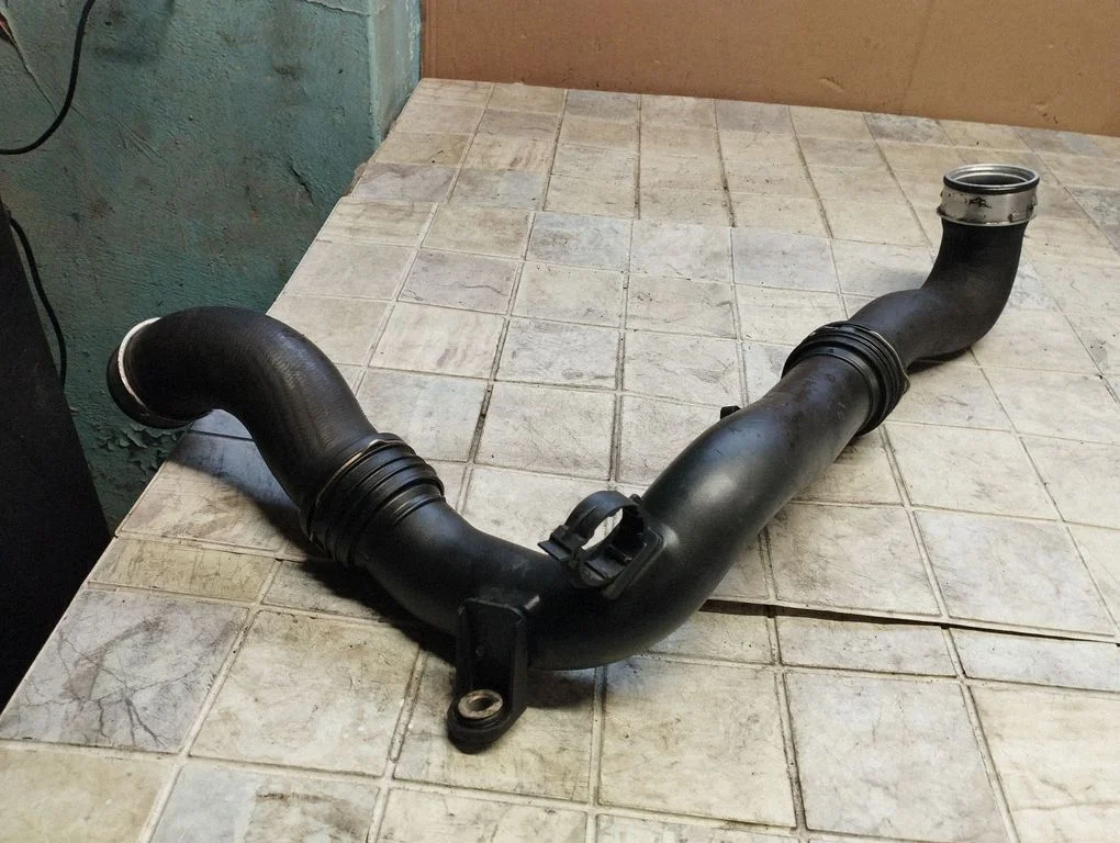 Intercooler hose/pipe – Volkswagen Passat B6 (2005-2010)