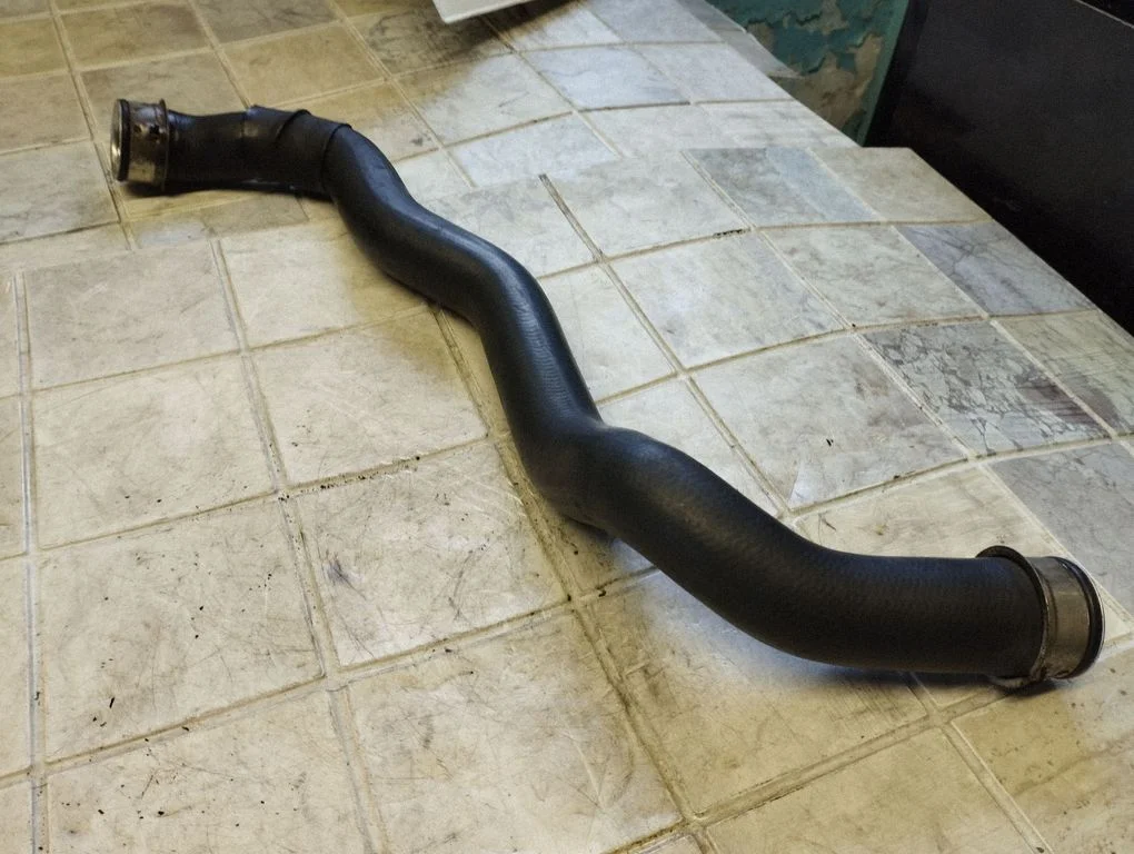 Intercooler hose/pipe