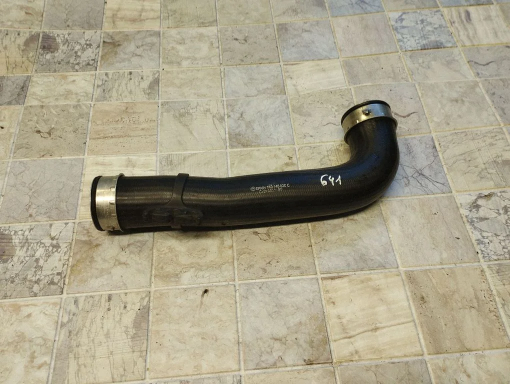 Intercooler hose/pipe 1K0145838C