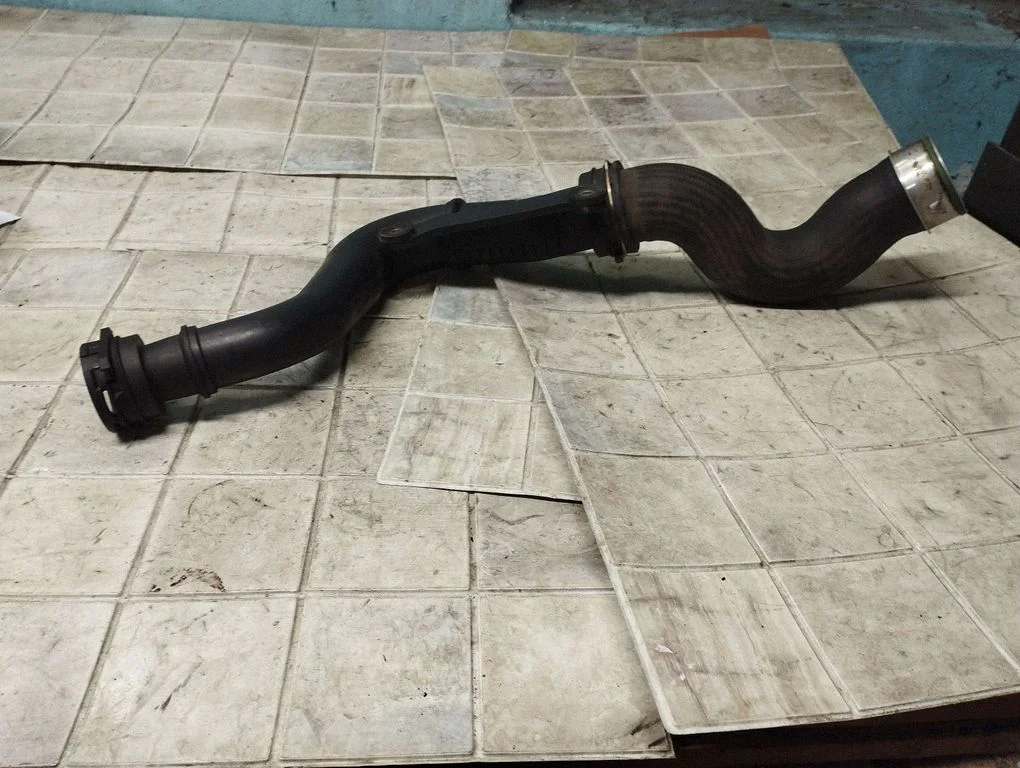Intercooler hose/pipe 1K0145762S