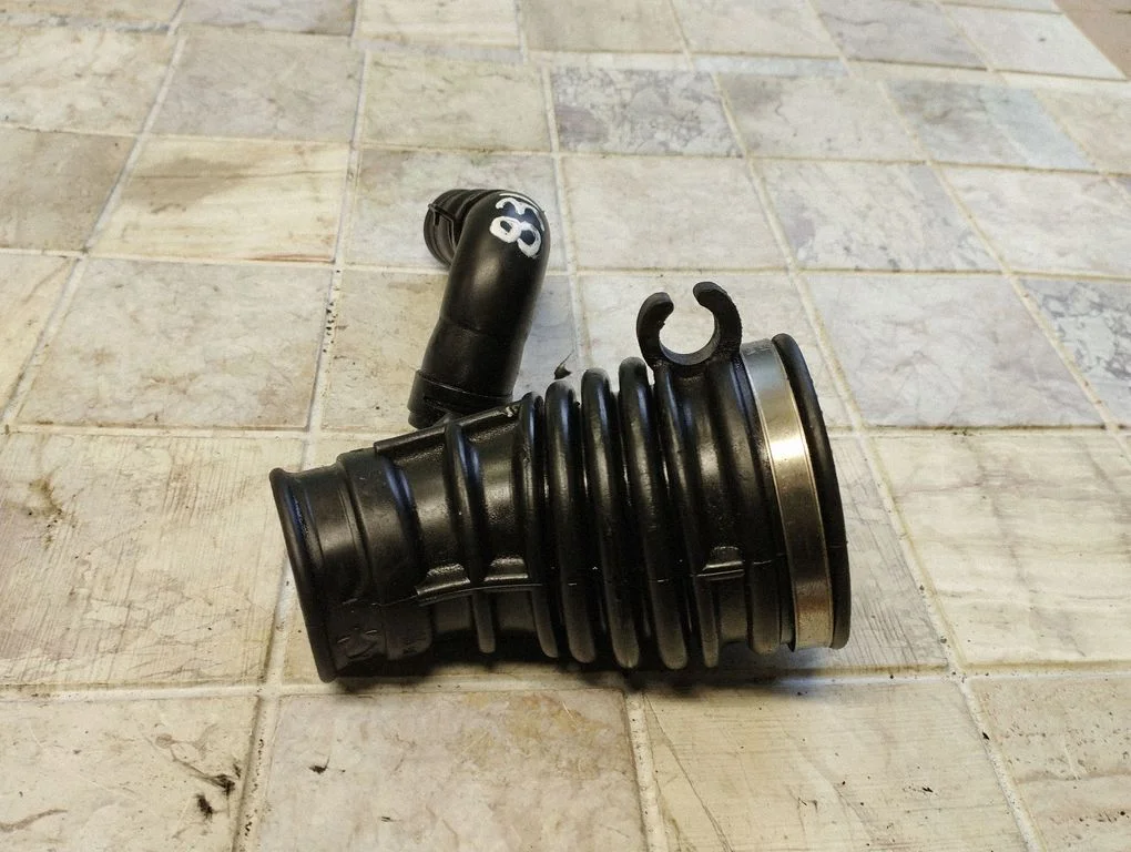 Intercooler hose/pipe 90572133