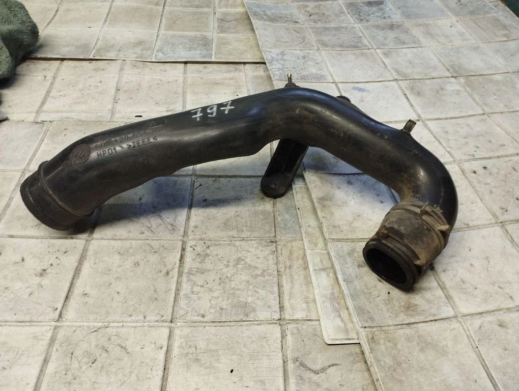 Intercooler hose/pipe 6Q0129654BD