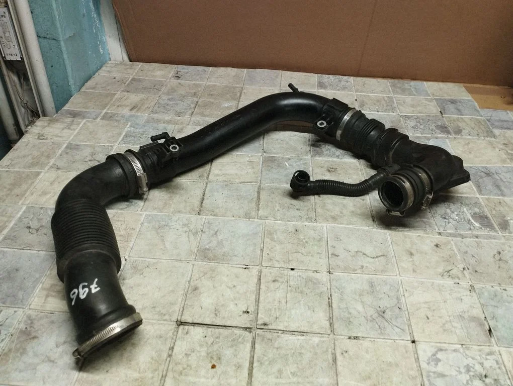Intercooler hose/pipe CV616C784BE