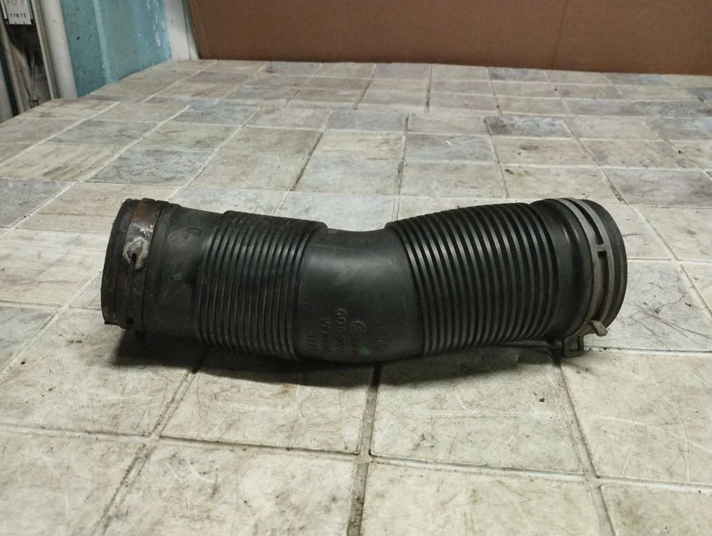 Intercooler hose/pipe 6Q0129684AB
