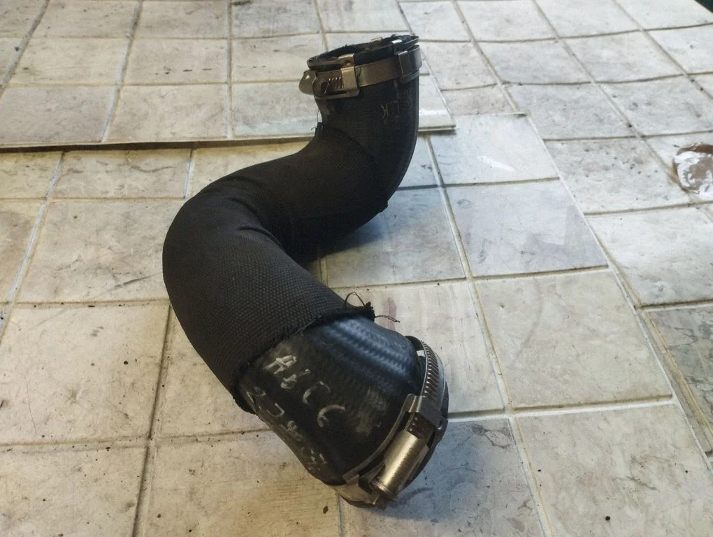 Intercooler hose/pipe
