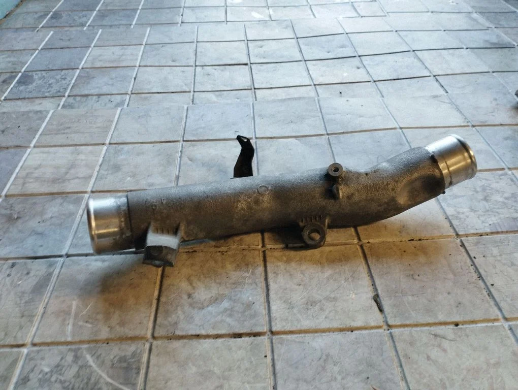 Intercooler hose/pipe