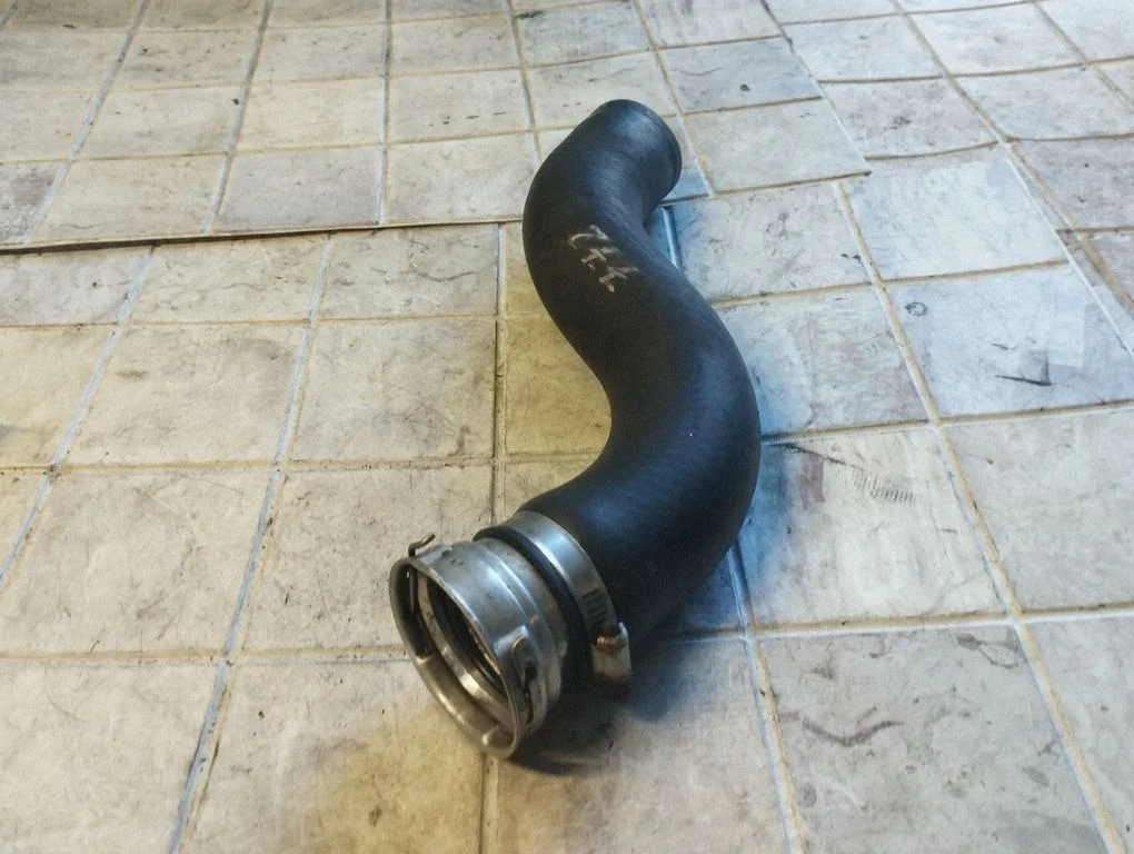 Intercooler hose/pipe 070601