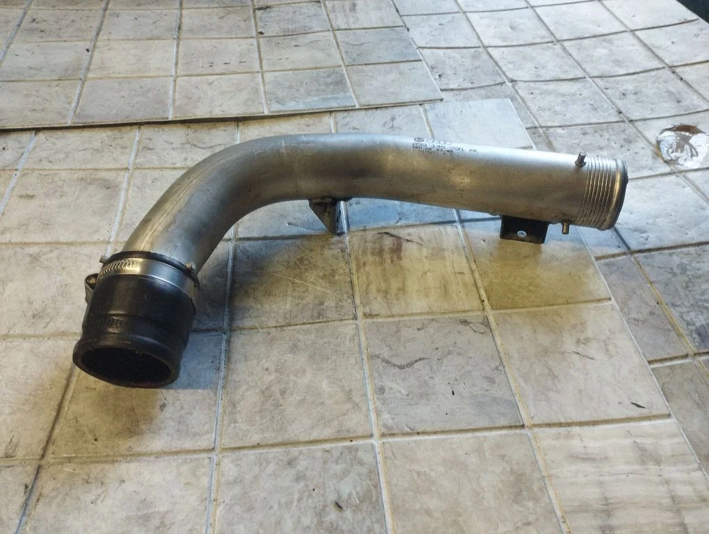 Intercooler hose/pipe 059145731AK