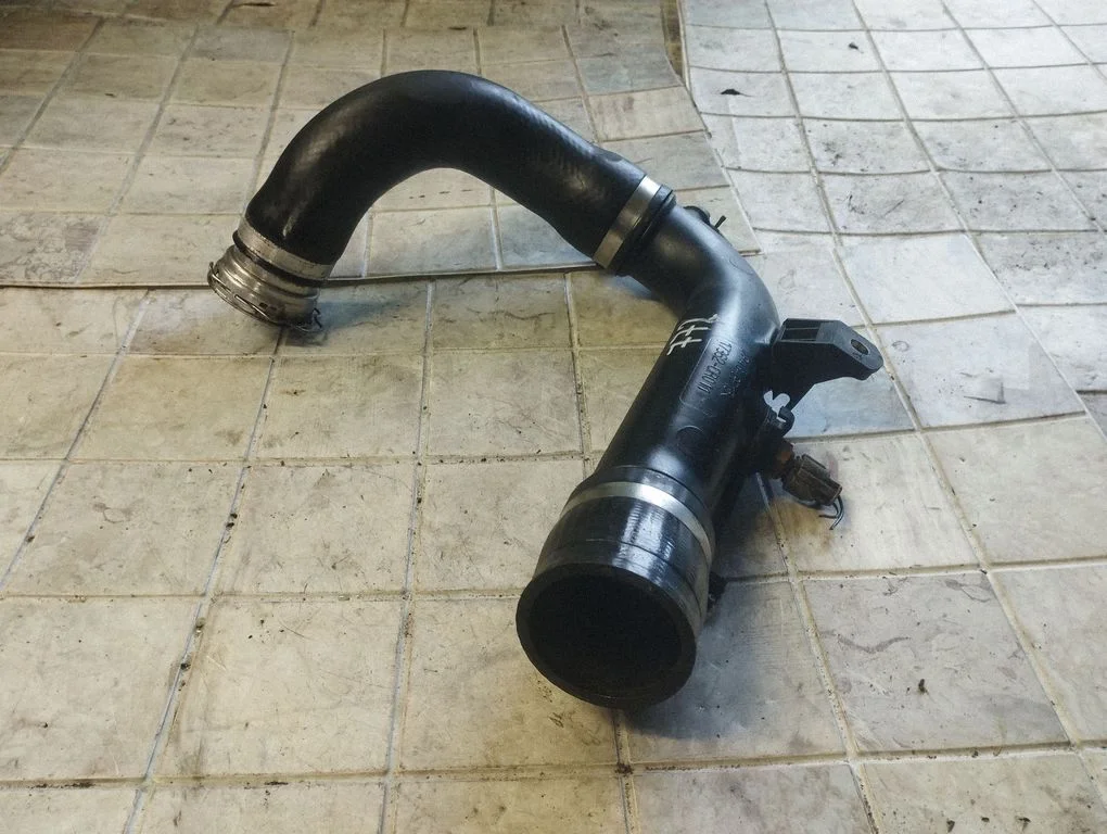 Intercooler hose/pipe 173620R011