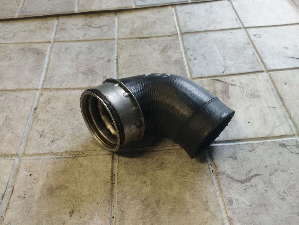 Intercooler hose/pipe – Skoda Superb B5 (3U) (2001-2008)
