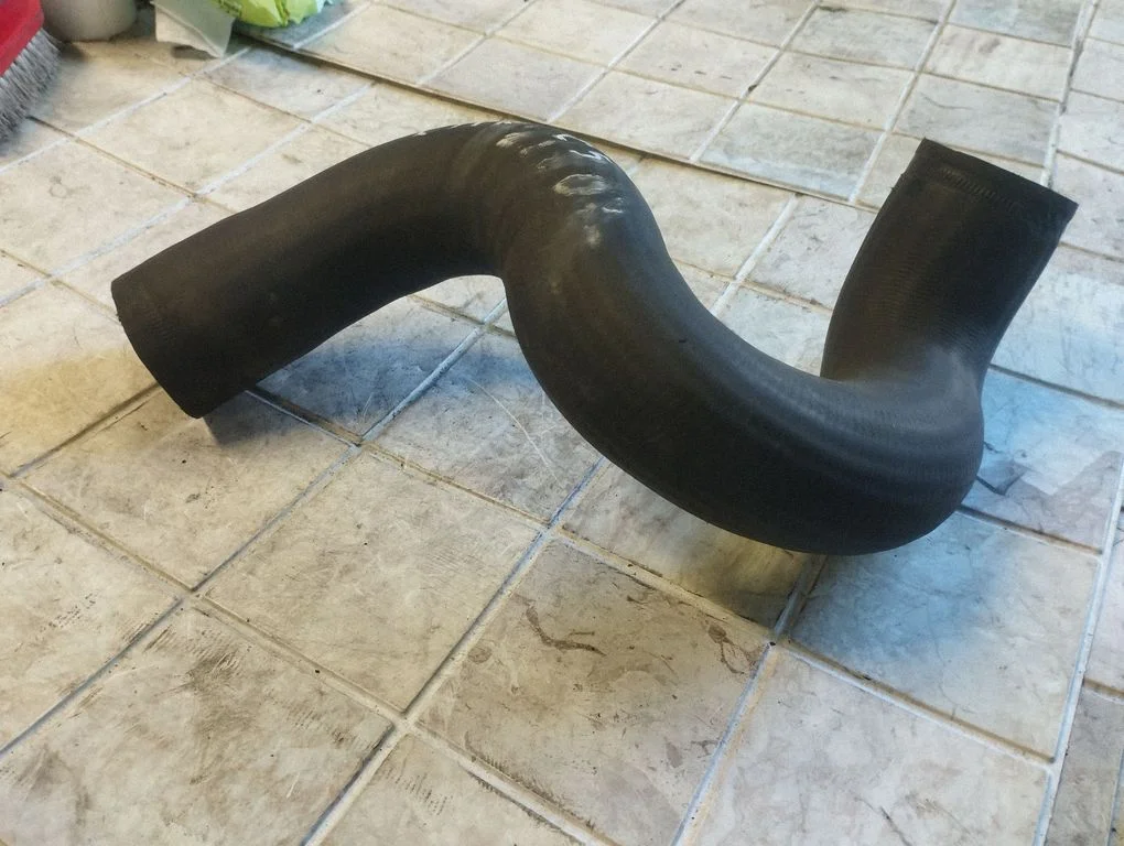 Intercooler hose/pipe