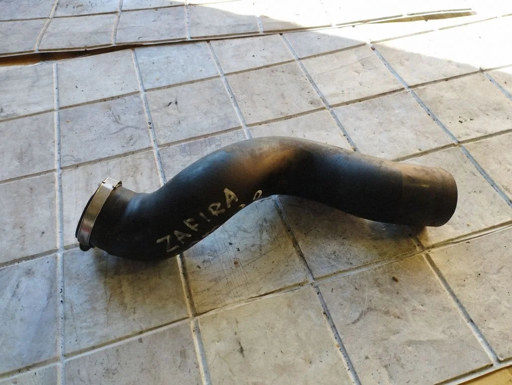 Intercooler hose/pipe – Opel Zafira A (1999-2005)