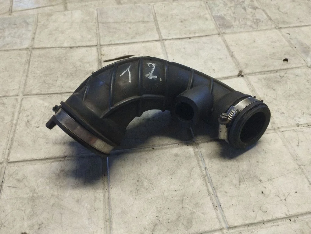 Starpdzesētāja šļūtene (-es)/ caurule (-es) – Peugeot 307 (2001-2005)