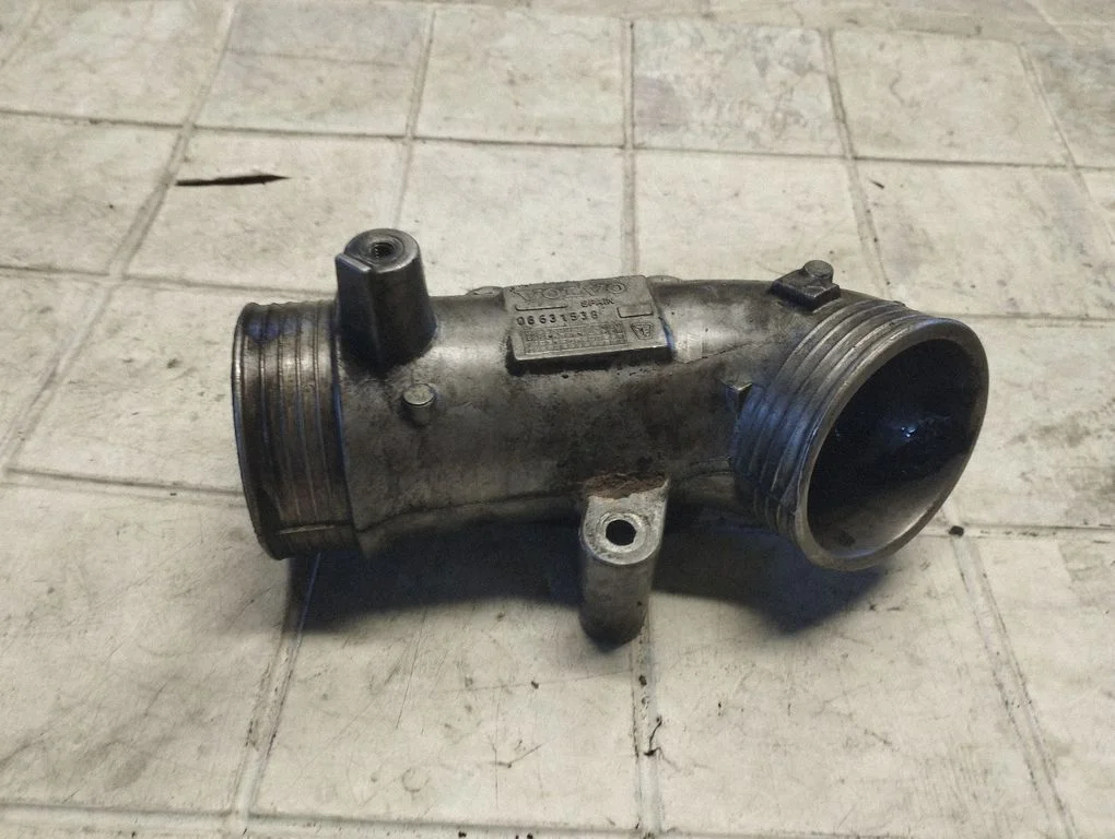Intercooler hose/pipe – Volvo V70 (2000-2004)