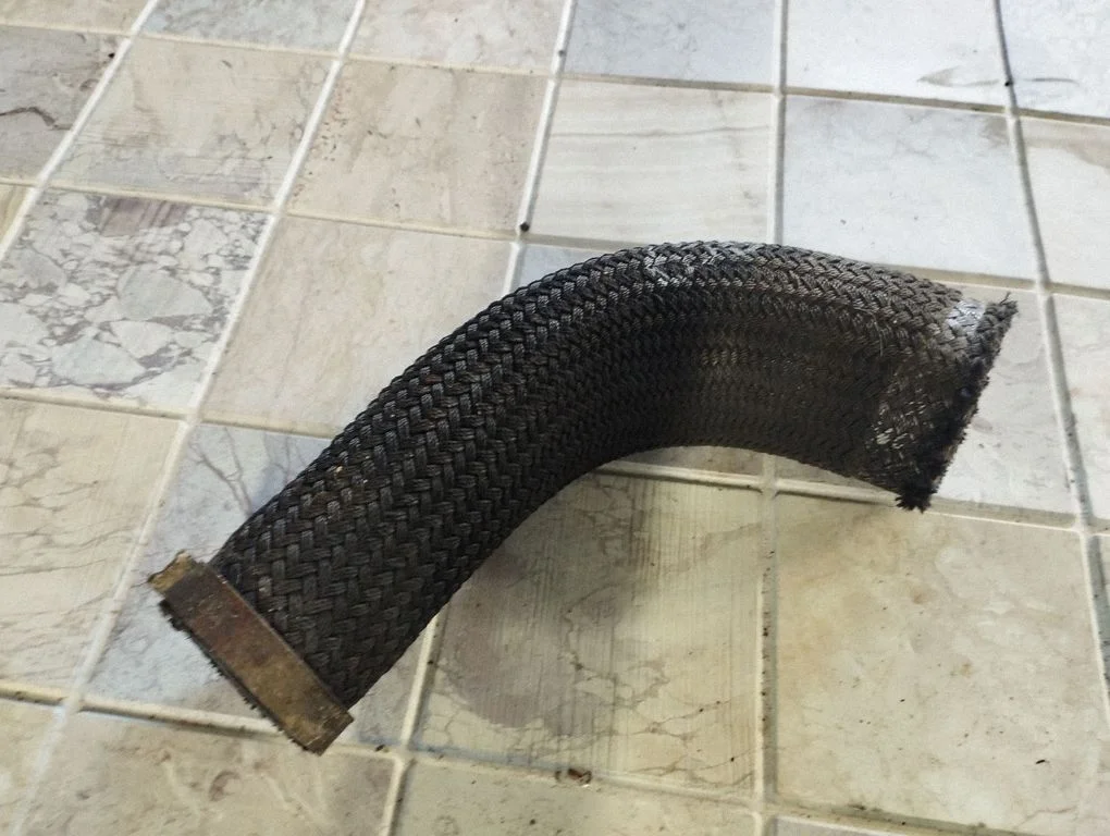 Vahejahuti voolik (-ud)/ toru (-d) – Hyundai Santa Fe (2000-2006)
