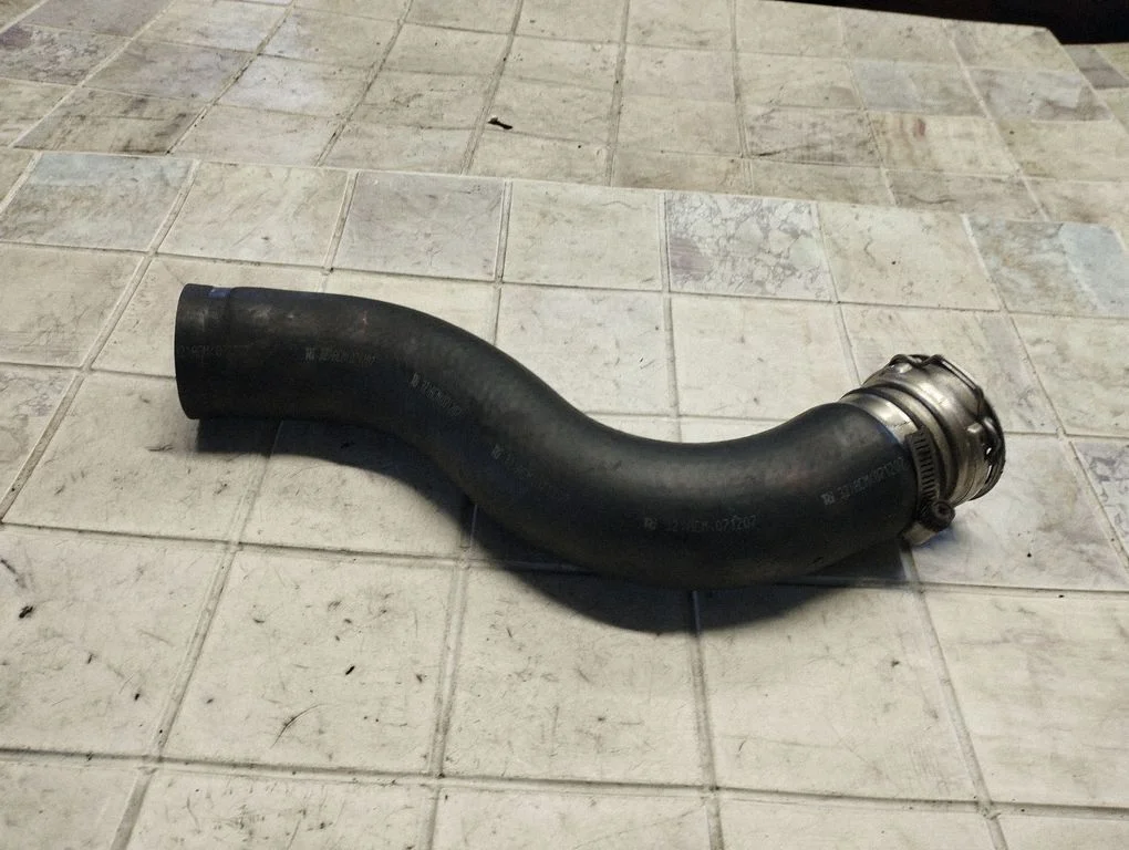 Intercooler hose/pipe – Toyota Corolla Verso AR10 (2004-2009)