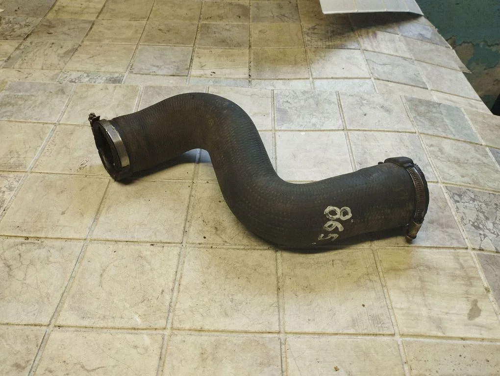 Intercooler hose/pipe
