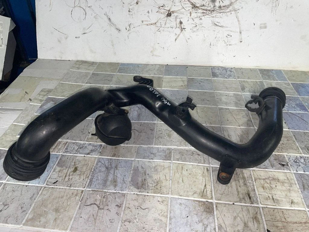 Intercooler hose/pipe 1K0145762