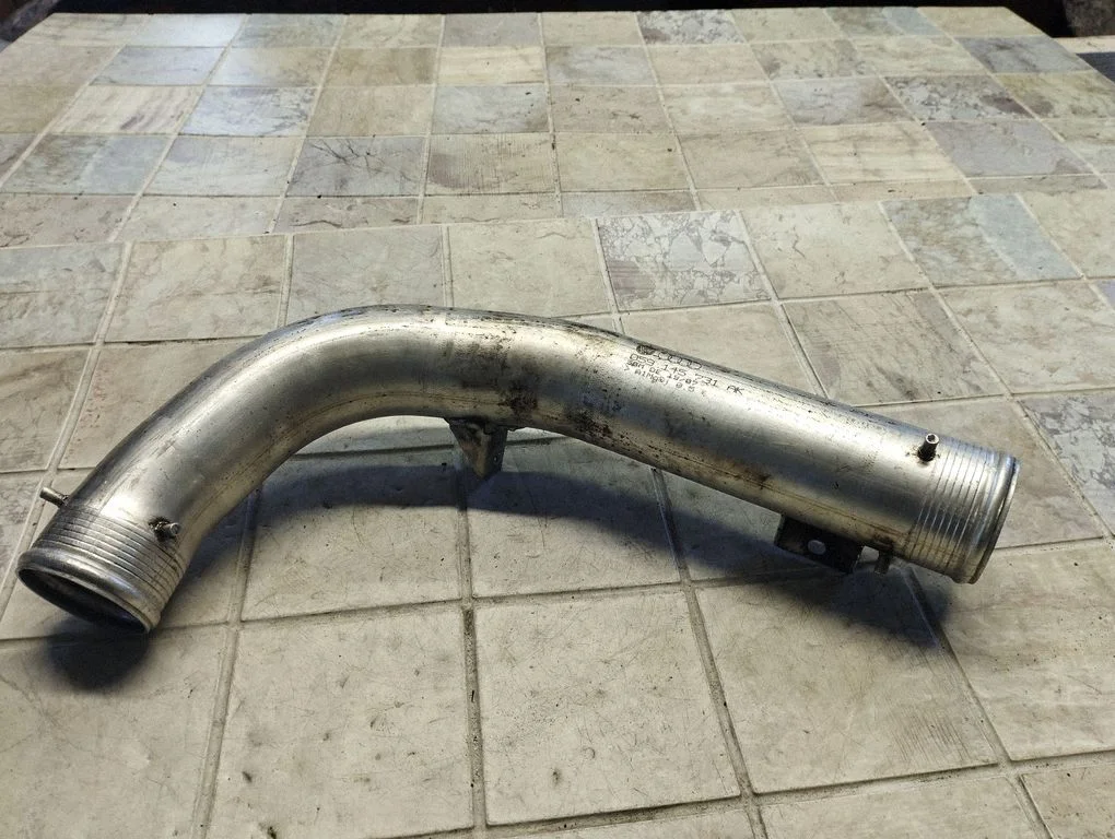Intercooler hose/pipe 059145731AK