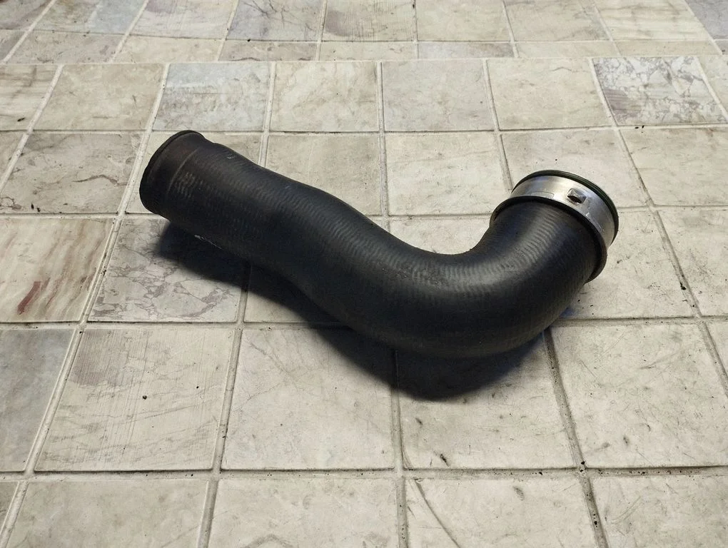 Intercooler hose/pipe