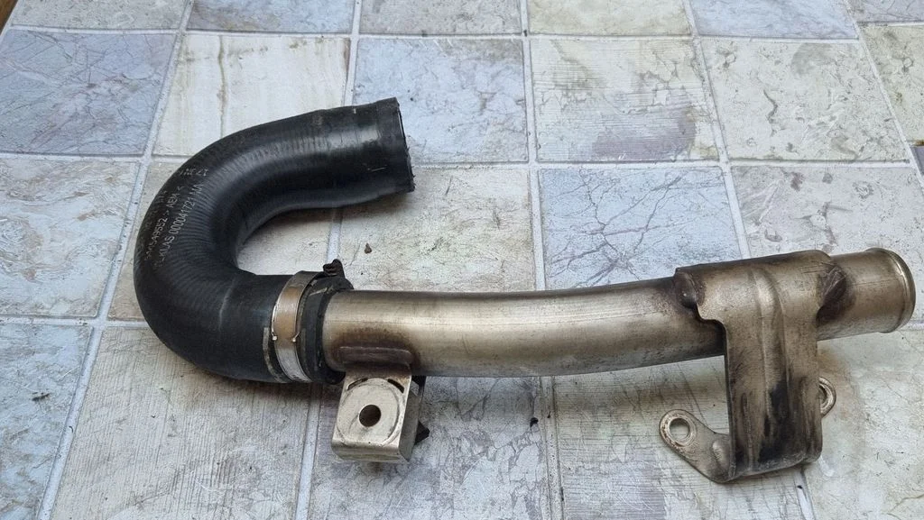Vahejahuti voolik (-ud)/ toru (-d) – Opel Meriva A (2003-2010)