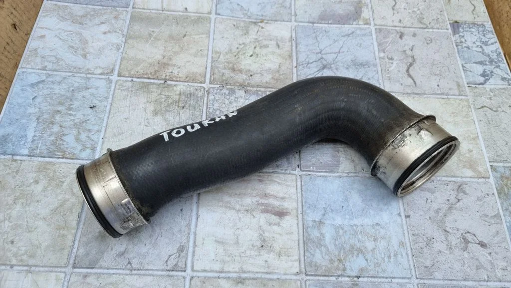 Wąż / rura intercoolera – Volkswagen Touran I (2003-2010)